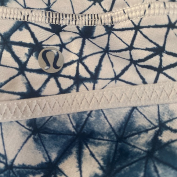 Lululemon set crops and top - Picture 3 of 10